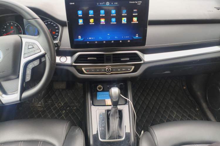 Used BYD Song 2019 1.5TI Automatic Smart Connect Luxe Version Audio And AC Panel