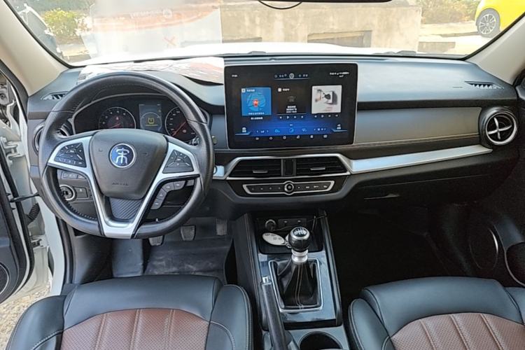 Used BYD Song 2019 1.5TI Manual Smart Connect Enhanced Model Center Console