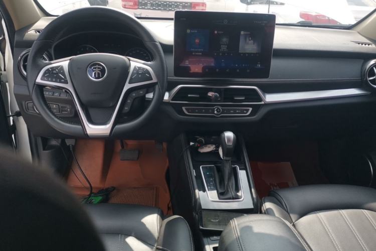 Used BYD Song 2019 1.5TI Automatic Smart Connect Dynamic Model Center Console