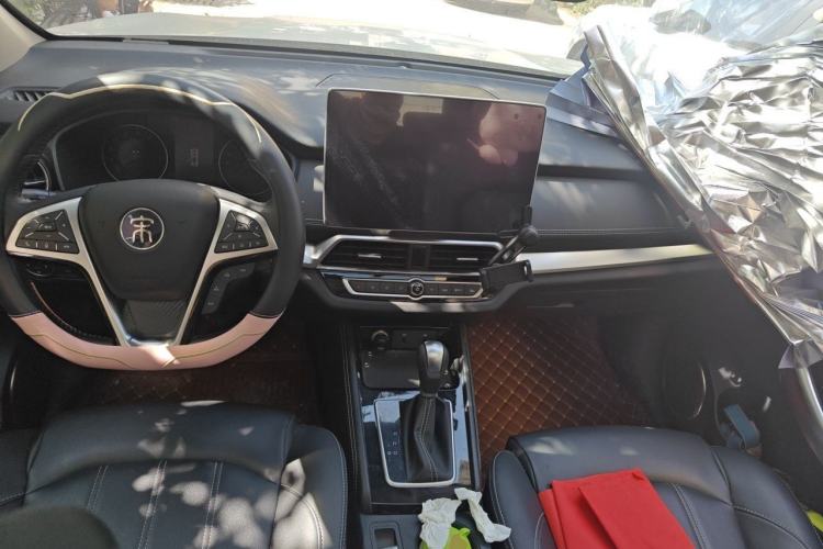 Used BYD Song 2019 1.5TI Automatic Smart Connect Luxurious Edition Center Console