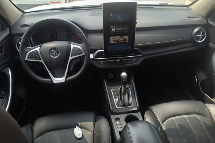 Used BYD Song 2019 1.5TI Automatic Smart Connect Dynamic Model Center Console