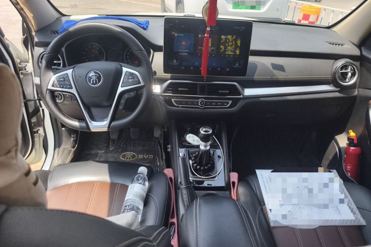 Used BYD Song 2019 1.5TI Manual Smart Connect Enhanced Model Center Console