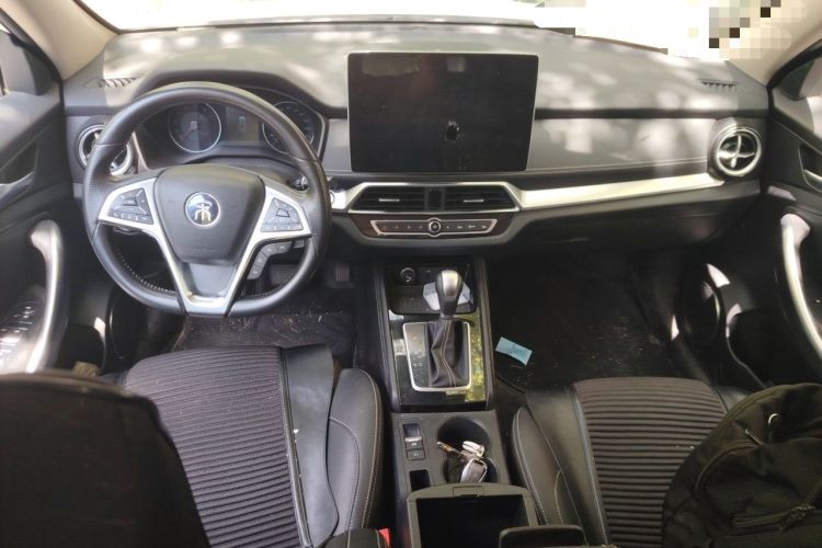 Used BYD Song 2019 1.5TI Automatic Smart Connect Luxurious Edition Center Console