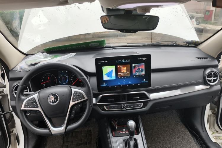 Used BYD Song 2019 1.5TI Automatic Smart Connect Luxe Version Center Console