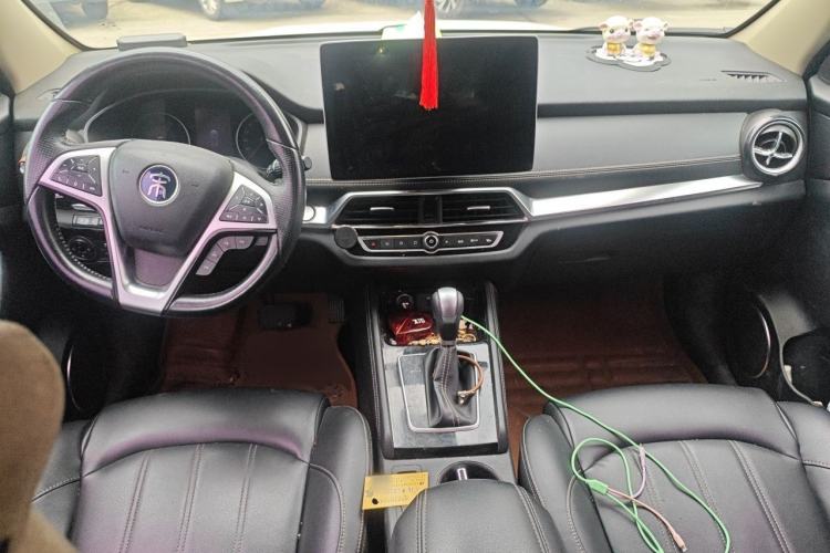 Used BYD Song 2019 1.5TI Automatic Smart Connect Luxurious Edition Center Console