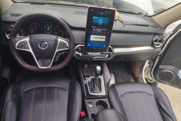 Used BYD Song 2019 1.5TI Automatic Smart Connect Luxurious Edition Center Console
