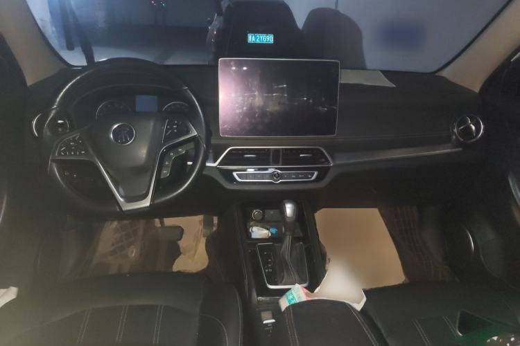 Used BYD Song 2019 1.5TI Automatic Smart Connect Dynamic Model Center Console