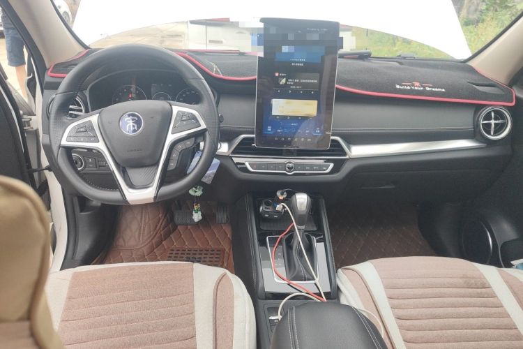 Used BYD Song 2019 1.5TI Automatic Smart Connect Dynamic Model Center Console
