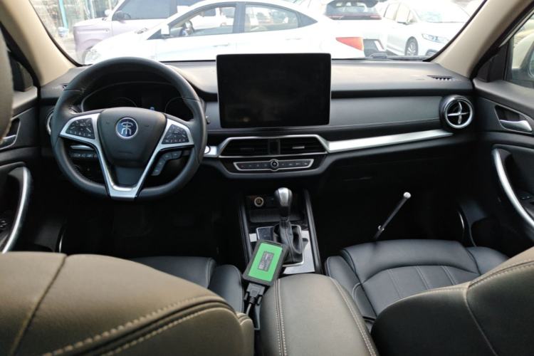 Used BYD Song 2019 1.5TI Automatic Smart Connect Dynamic Model Center Console