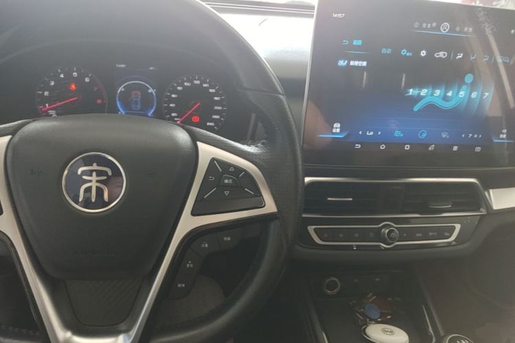 Used BYD Song 2019 1.5TI Manual Smart Connect Enhanced Model Center Console