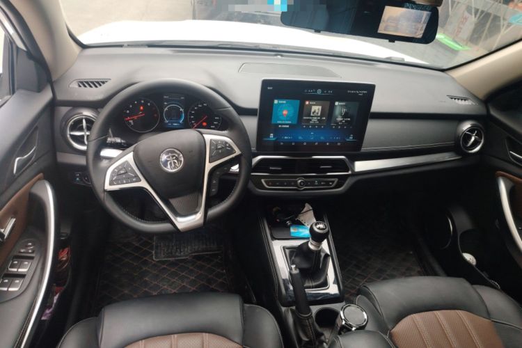 Used BYD Song 2019 1.5TI Manual Smart Connect Enjoyment Model Center Console