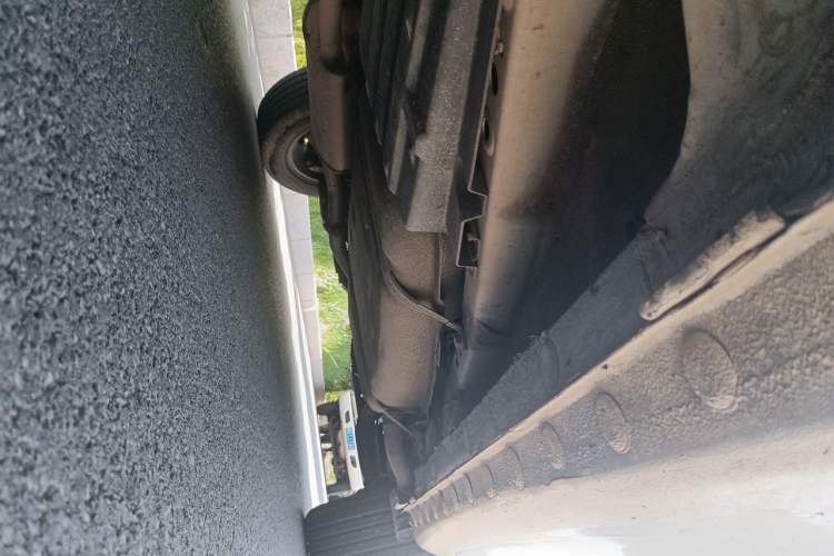 Used BYD Song 2019 1.5TI Automatic Smart Connect Luxe Version Chassis Front Left