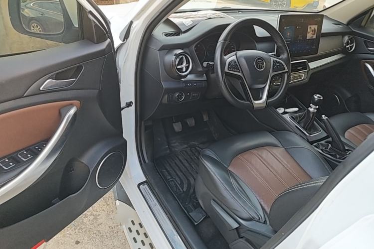 Used BYD Song 2019 1.5TI Manual Smart Connect Enhanced Model Driver Seat