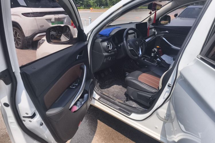 Used BYD Song 2019 1.5TI Manual Smart Connect Enhanced Model Driver Seat