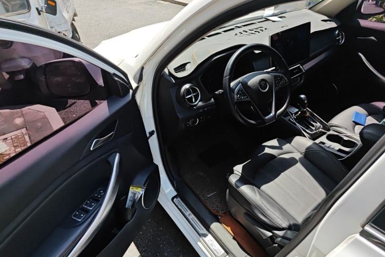Used BYD Song 2019 1.5TI Automatic Smart Connect Luxurious Edition Driver Seat