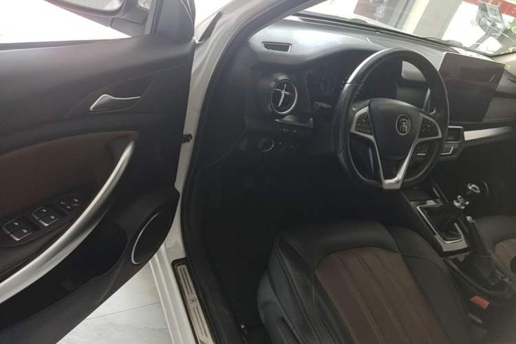 Used BYD Song 2019 1.5TI Manual Smart Connect Enhanced Model Driver Seat