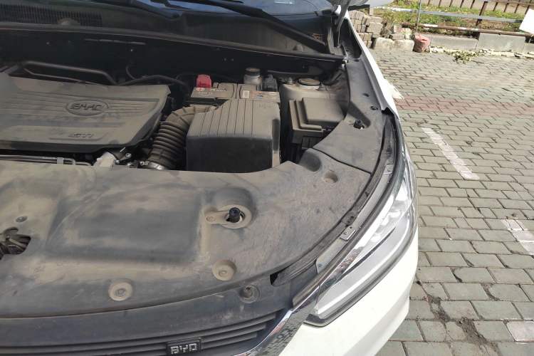 Used BYD Song 2019 1.5TI Automatic Smart Connect Luxurious Edition Engine Bay Left
