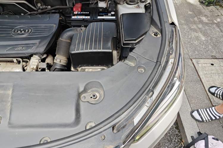 Used BYD Song 2019 1.5TI Automatic Smart Connect Luxurious Edition Engine Bay Left