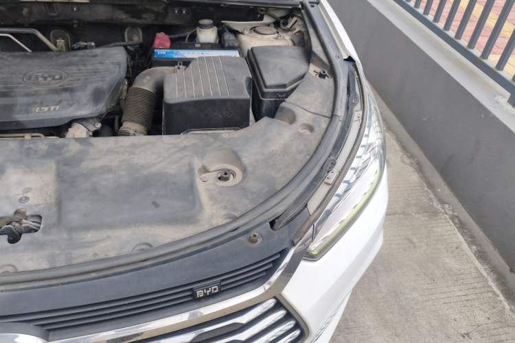 Used BYD Song 2019 1.5TI Automatic Smart Connect Luxe Version Engine Bay Left