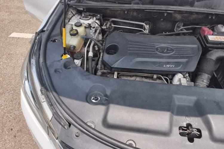 Used BYD Song 2019 1.5TI Manual Smart Connect Enhanced Model Engine Bay Right