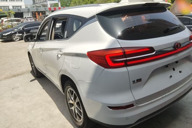 Used BYD Song 2019 1.5TI Manual Smart Connect Enhanced Model Exterior 2