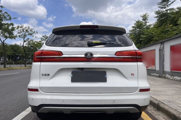 Used BYD Song 2019 1.5TI Manual Smart Connect Enhanced Model Exterior 4