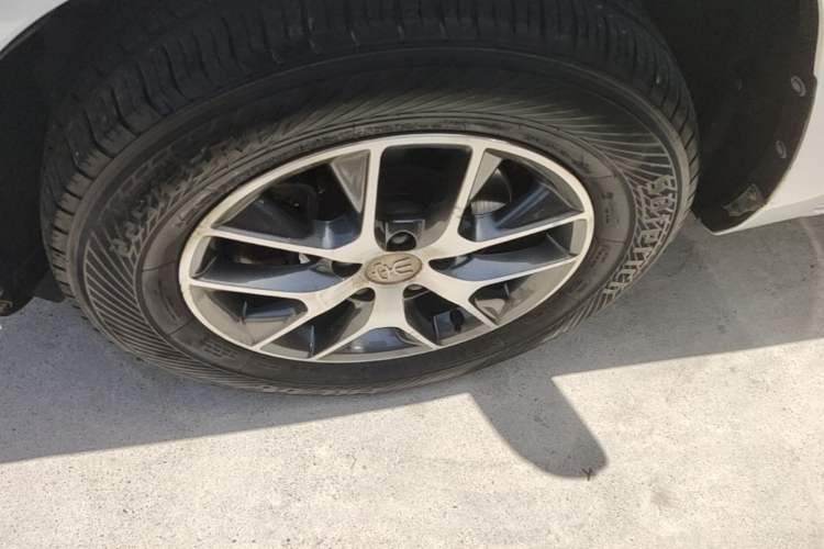 Used BYD Song 2019 1.5TI Manual Smart Connect Enhanced Model Exterior 4