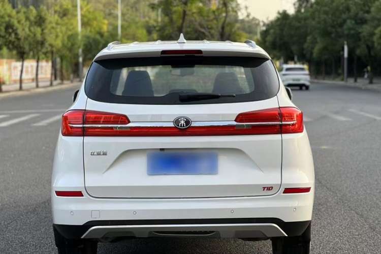 Used BYD Song 2019 1.5TI Automatic Smart Connect Luxurious Edition Exterior 4