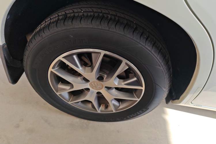 Used BYD Song 2019 1.5TI Manual Smart Connect Enhanced Model Exterior 5