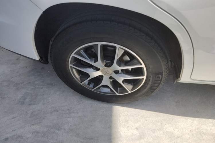 Used BYD Song 2019 1.5TI Manual Smart Connect Enhanced Model Exterior 5