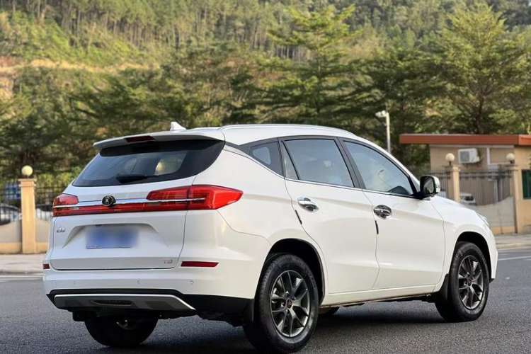 Used BYD Song 2019 1.5TI Automatic Smart Connect Luxurious Edition Exterior 5