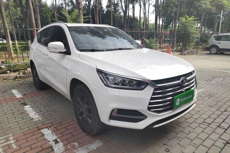 Used BYD Song 2019 1.5TI Automatic Smart Connect Luxurious Edition Front Right 45 Deg