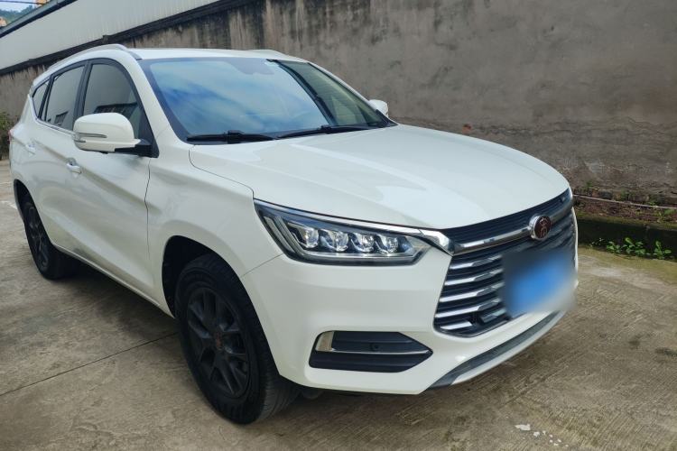 Used BYD Song 2019 1.5TI Automatic Smart Connect Luxurious Edition Front Right 45 Deg