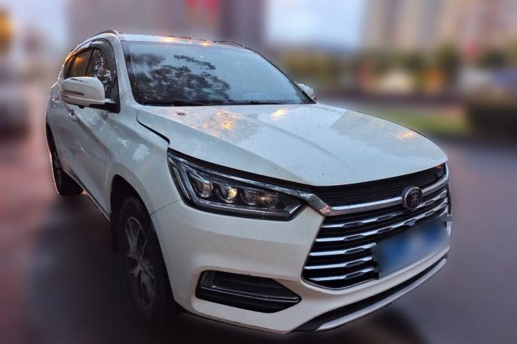 Used BYD Song 2019 1.5TI Manual Smart Connect Enjoyment Model Front Right 45 Deg