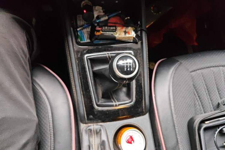 Used BYD Song 2019 1.5TI Manual Smart Connect Enhanced Model Gear Lever