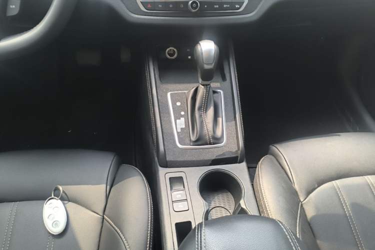 Used BYD Song 2019 1.5TI Automatic Smart Connect Dynamic Model Gear Lever