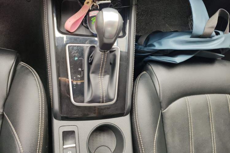 Used BYD Song 2019 1.5TI Automatic Smart Connect Luxurious Edition Gear Lever