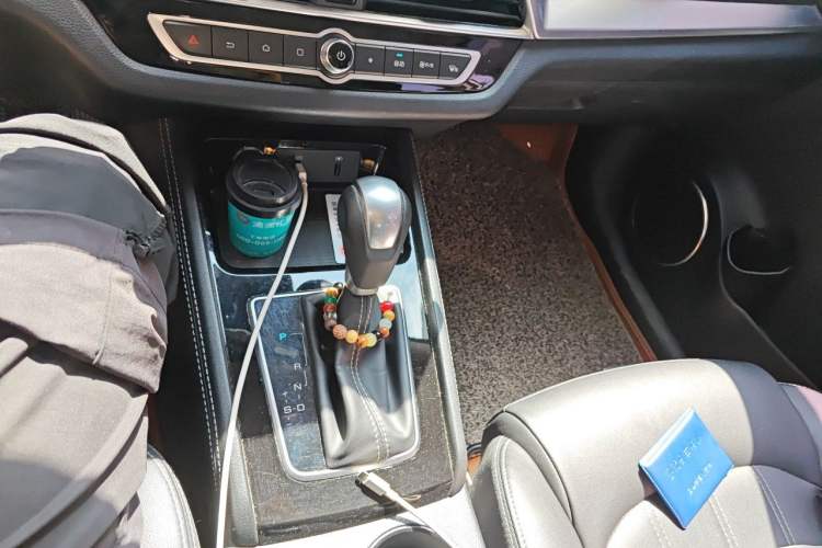 Used BYD Song 2019 1.5TI Automatic Smart Connect Luxurious Edition Gear Lever