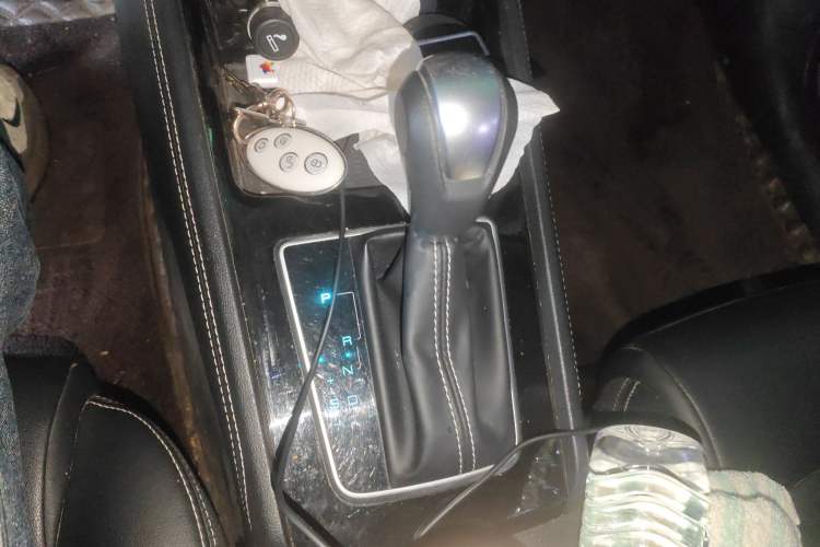Used BYD Song 2019 1.5TI Automatic Smart Connect Luxurious Edition Gear Lever