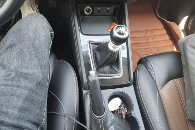 Used BYD Song 2019 1.5TI Manual Smart Connect Enhanced Model Gear Lever