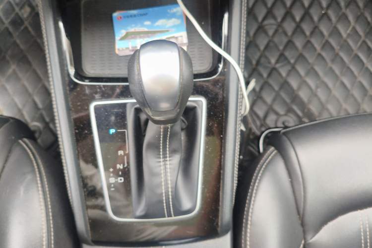 Used BYD Song 2019 1.5TI Automatic Smart Connect Luxe Version Gear Lever