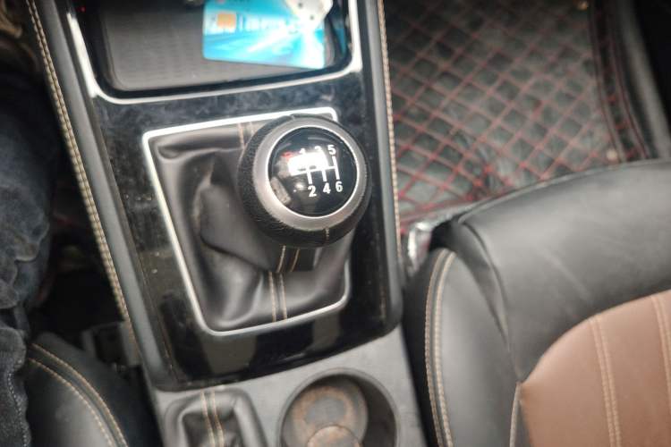 Used BYD Song 2019 1.5TI Manual Smart Connect Enjoyment Model Gear Lever