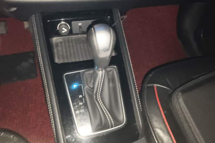 Used BYD Song 2019 1.5TI Automatic Smart Connect Dynamic Model Gear Lever