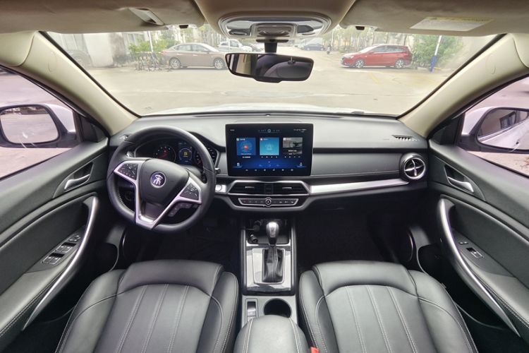 Used BYD Song 2019 1.5TI Automatic Smart Connect Dynamic Model Interior 1