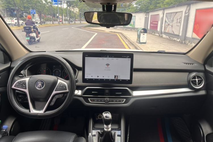 Used BYD Song 2019 1.5TI Manual Smart Connect Enhanced Model Interior 1