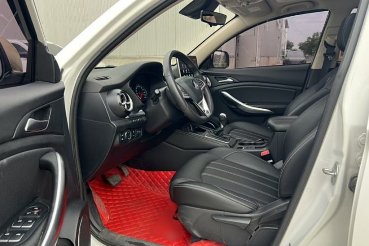 Used BYD Song 2019 1.5TI Automatic Smart Connect Luxurious Edition Interior 2