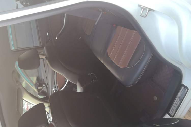 Used BYD Song 2019 1.5TI Manual Smart Connect Enhanced Model Interior 2