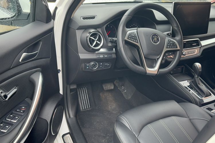 Used BYD Song 2019 1.5TI Automatic Smart Connect Dynamic Model Interior 2
