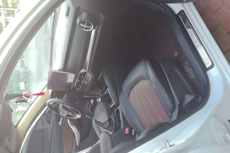 Used BYD Song 2019 1.5TI Manual Smart Connect Enhanced Model Interior 3