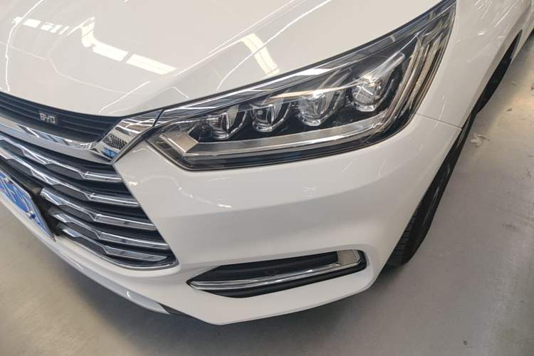 Used BYD Song 2019 1.5TI Automatic Smart Connect Dynamic Model Left Front Headlight